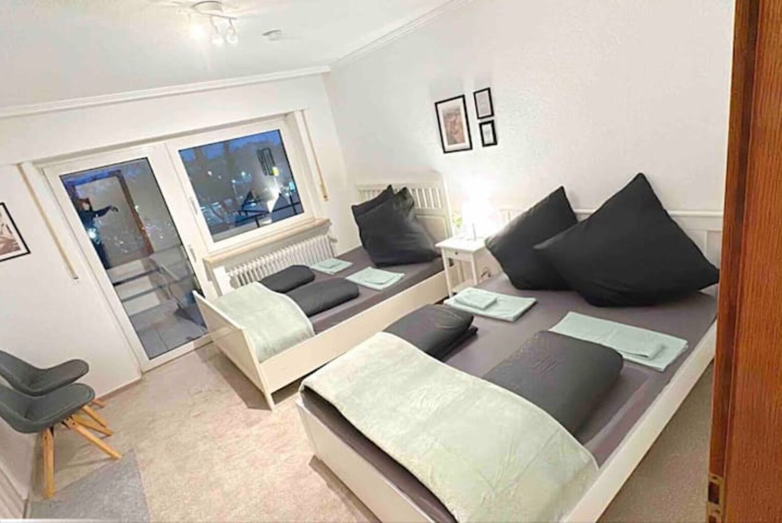 4 Schlafzimmer, Schreibtisch, Bügeleisen/Bügelbrett, Reisekinderbett