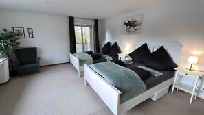 4 bedrooms, desk, iron/ironing board, travel cot - Wohnung in Ibbenbüren mit 8 Queensize-betten (Ibbenbüren)