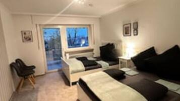 4 bedrooms, desk, iron/ironing board, travel crib