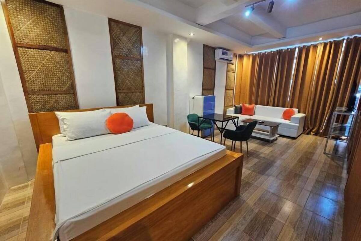 Free WiFi, individually furnished, bed sheets