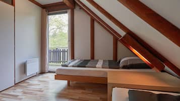 3 bedrooms, travel crib, free WiFi