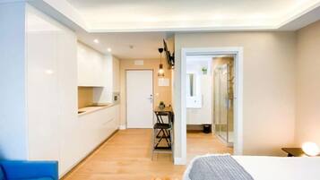 1 slaapkamer, een strijkplank/strijkijzer, reisbedje, gratis wifi