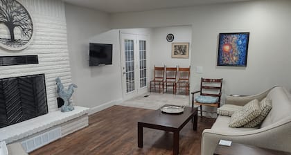 Lovely 3 bedroom home near HardRock Casino Resort.