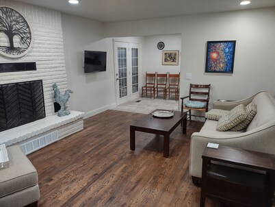 Lovely 3 bedroom home near HardRock Casino Resort.