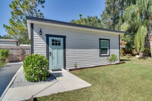 Exterior - Tampa Studio w/ Shared Backyard ~ 4 Mi to Downtown (Tampa)