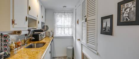 House (1 Bedroom) | Private kitchen