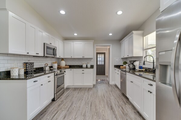 House (2 Bedrooms) | Private kitchen | Paper towels