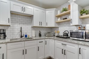Apartment (1 Bedroom) | Private kitchen