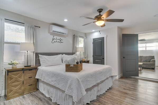 Apartment (1 Bedroom) - Tampa Apartment w/ Shared Backyard & Fire Pit! (Tampa)