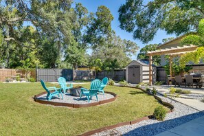 Terrace/patio - Tampa Apartment w/ Shared Backyard & Fire Pit! (Tampa)