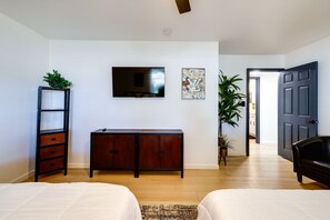 4 bedrooms, laptop workspace, bed sheets