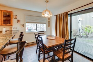 Apartment (2 Bedrooms) | Interior - Ketchum Condo w/ Deck < 1 Mi to Sun Valley Resort! (Ketchum)