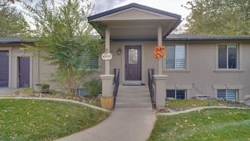 House (5 Bedrooms) | Front of property