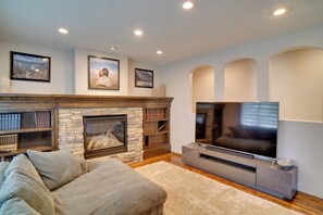 House (5 Bedrooms) | Interior - Kaysville Group Getaway 26 Mi to Snowbasin Resort! (Kaysville)