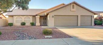 Pet-friendly Yard! Home Near State Farm Stadium