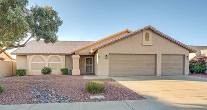 Pet-friendly Yard! Home Near State Farm Stadium