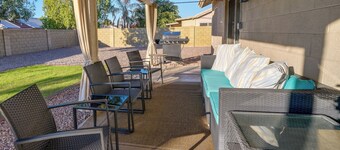 Pet-friendly Peoria Home Near State Farm Stadium!