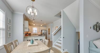 Townhome w/ 2 Decks: Walk to Ocean!