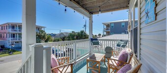 Townhome w/ 2 Decks: Walk to Ocean!