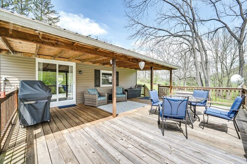 Cozy Huntingdon Escape: 19 Mi to Penn State Univ!