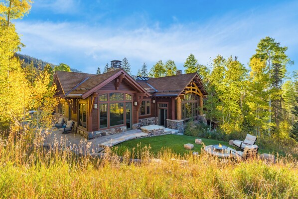 Exterior - NEW RENTAL !!! Zen on Sundance ! Ski In Ski Out 5 Bedroom (Mountain Village)