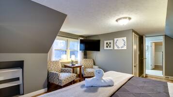 3 bedrooms, iron/ironing board, bed sheets