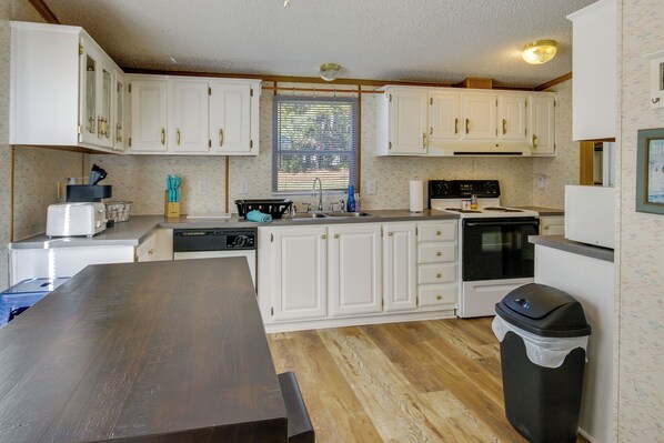 House (3 Bedrooms) | Interior - Prosperity Vacation Rental ~ 1 Mi to Lake Murray! (Prosperity)