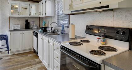 Prosperity Vacation Rental ~ 1 Mi to Lake Murray!