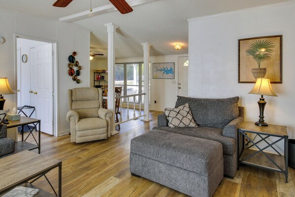 House (3 Bedrooms) | Interior