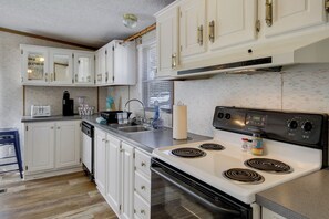 House (3 Bedrooms) | Interior - Prosperity Vacation Rental ~ 1 Mi to Lake Murray! (Prosperity)