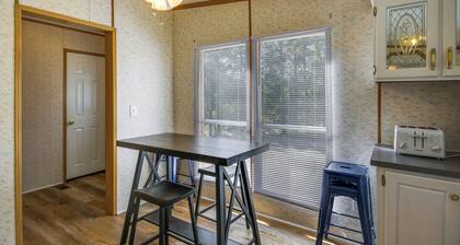 Prosperity Vacation Rental ~ 1 Mi to Lake Murray!