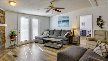 House (3 Bedrooms) | Front of property