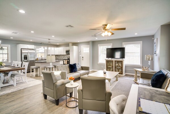 House (3 Bedrooms) | Interior