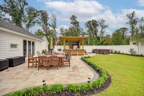 Cottage (3 Bedrooms) | Interior - Waterfront Gloucester Cottage w/ Private Boat Dock (Gloucester)