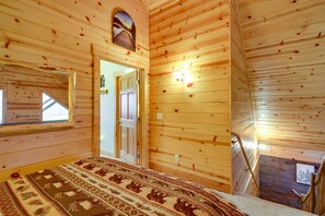 3 bedrooms, iron/ironing board, bed sheets - Pet-friendly Garrison Retreat w/ Gas Fireplace! (Garrison)