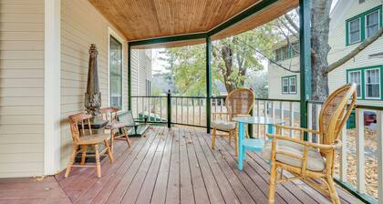 Eau Claire Retreat: Close to Campus & Dtwn!