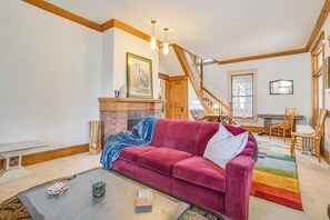 Interior - Eau Claire Retreat: Close to Campus & Dtwn! (Eau Claire)