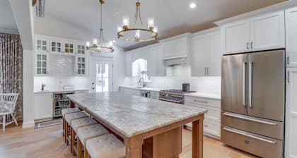 Eastern Shore Getaway: Walk to Tolchester Marina!