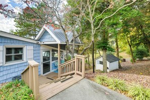 House (3 Bedrooms) | Interior - Waterfront Topping Vacation Home w/ Boat Dock! (Topping)