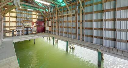 Waterfront Topping Vacation Home w/ Boat Dock!