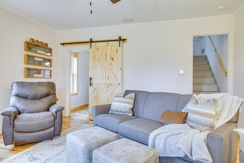 Lovely Rural Hixton Farmhouse w/ Porch & Fire Pit!