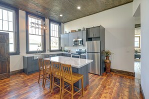 House (5 Bedrooms) | Front of property