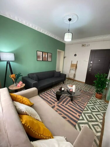 COZY FLAT STEPS AWAY FROM ISTANBUL BOSPHORUS
