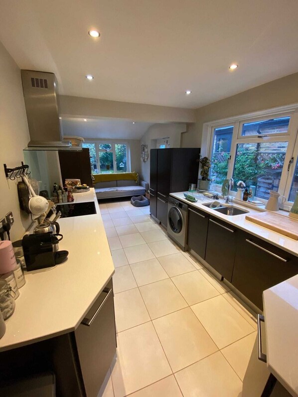 Basic House, Multiple Beds | Private kitchen
