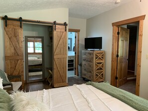 3 bedrooms, iron/ironing board, travel crib, free WiFi