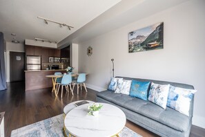 TV - GLOBALSTAY. Beautiful 1 Bd+Den  Condo In the Heart of Downtown (Toronto/Canada)