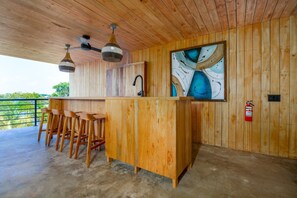 Villa | Private kitchen | Cookware/dishes/utensils