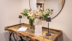 A wooden table with a sign reading "MY STAY" and two lamps. - MY STAY: Relaxation between Chiemsee beach & Kampenwand, plenty of space with 79 sqm (Bernau am Chiemsee)
