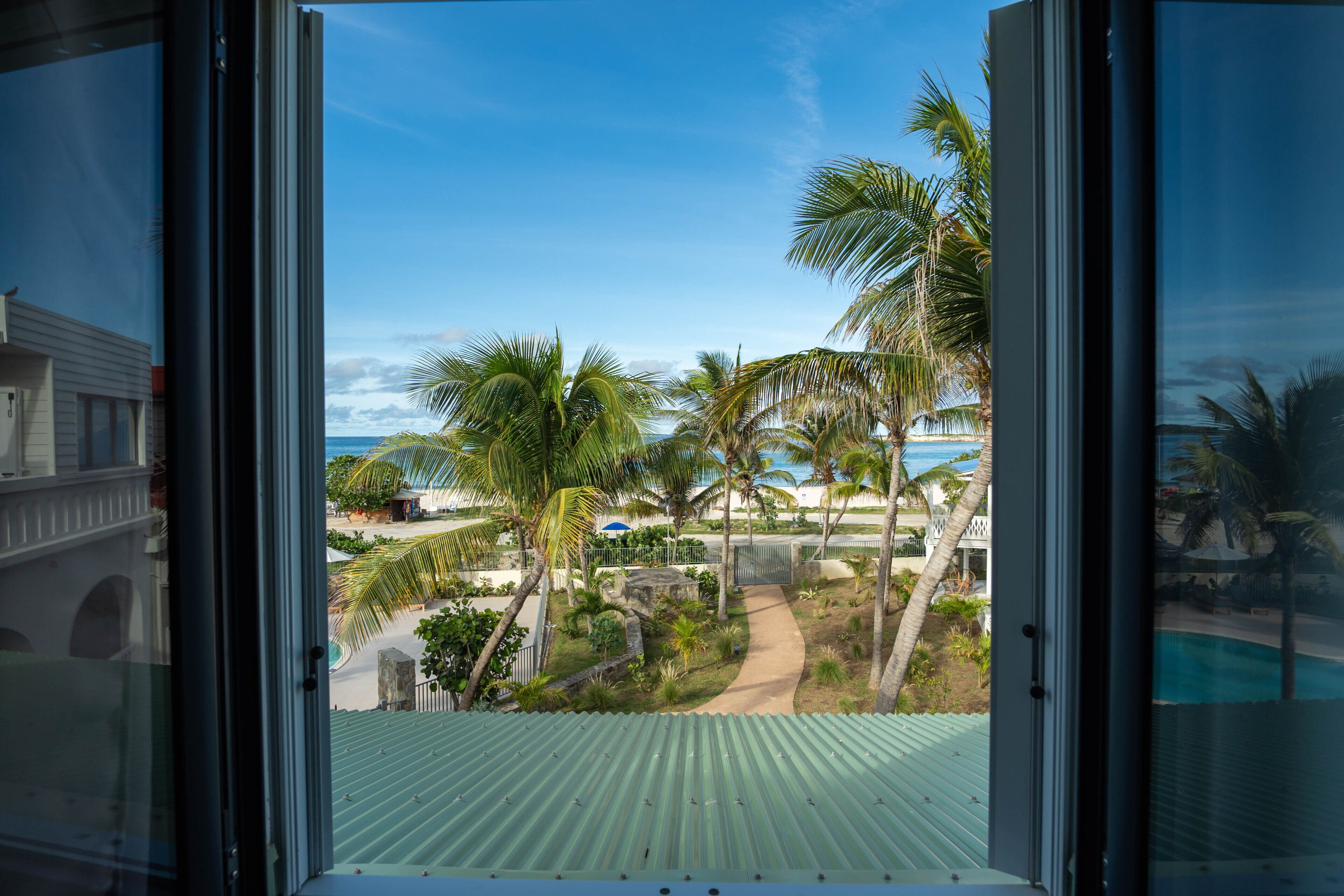 防敏寢具、書桌、手提電腦工作空間、熨斗/熨衫板