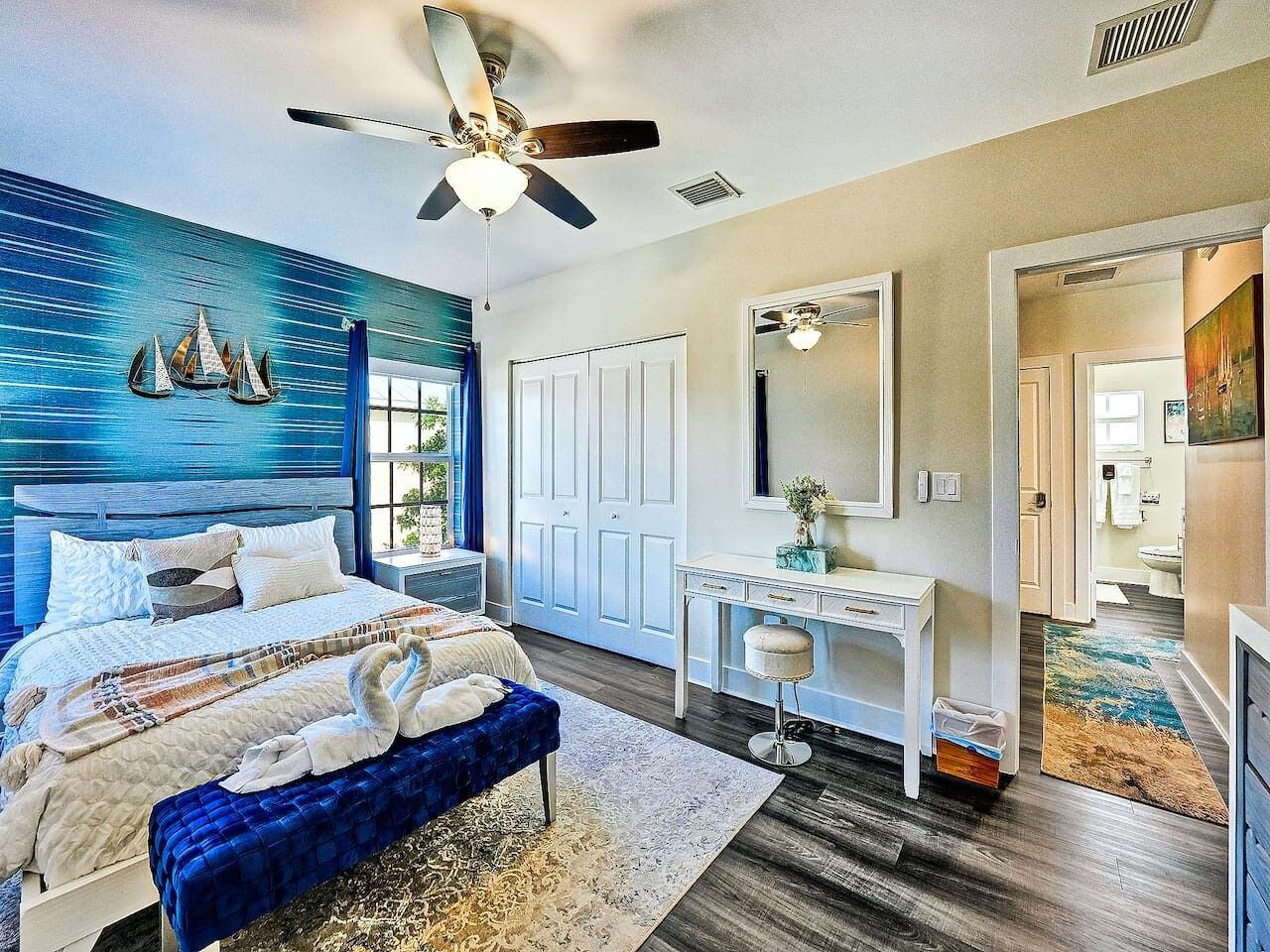 4 bedrooms, desk, iron/ironing board, travel crib